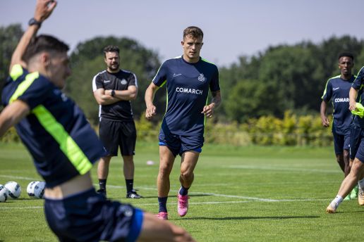 Comarch schittert op trainingskleding als nieuwe hoofdsponsor van Royale Union Saint-Gilloise